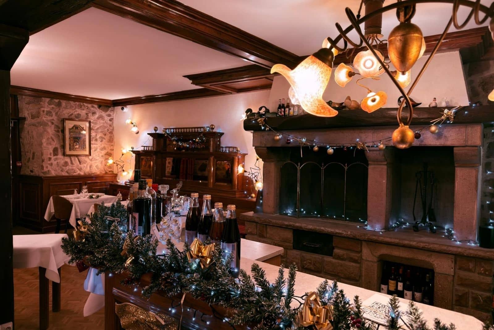 Salle du restaurant Le Sarment d'Or à Riquewihr en Alsace pendant Noël