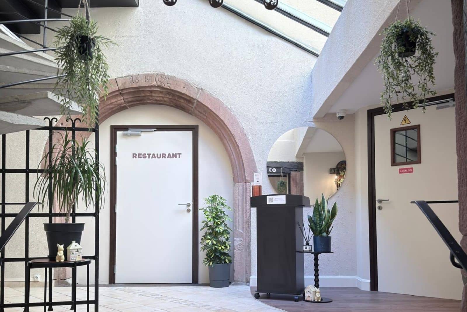 Réception de l'hôtel Le Sarment d'Or à Riquewihr